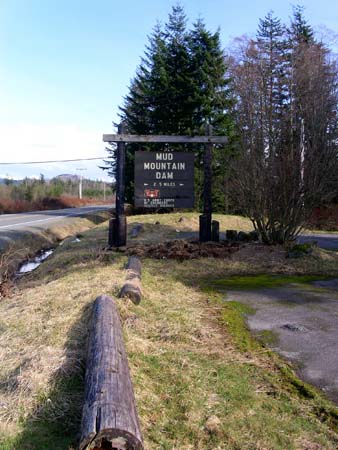 sign to mud mountain dam